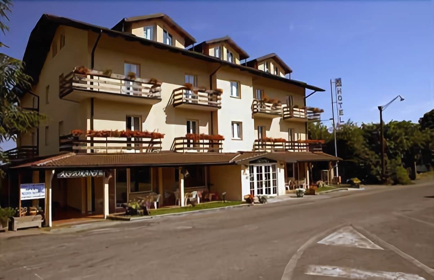 Hotel Gambrinus Abbadia San Salvator Buitenkant foto